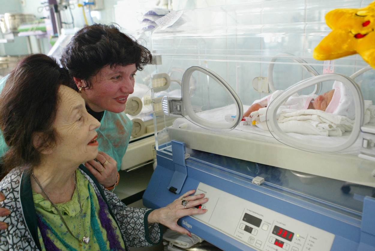 Gdje je danas najstarija majka na svijetu koja je rodila sa 66?