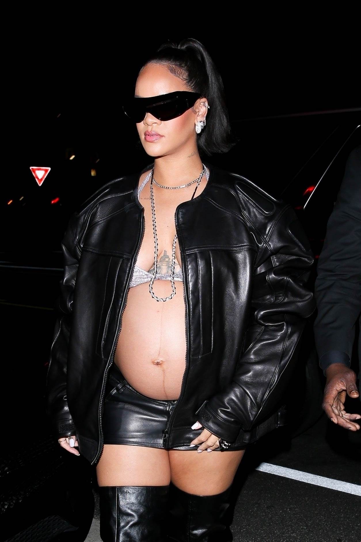 RIHANNA PONOVNO DIKTIRA TREDNOVE - Trudnice otkrile trbuhe