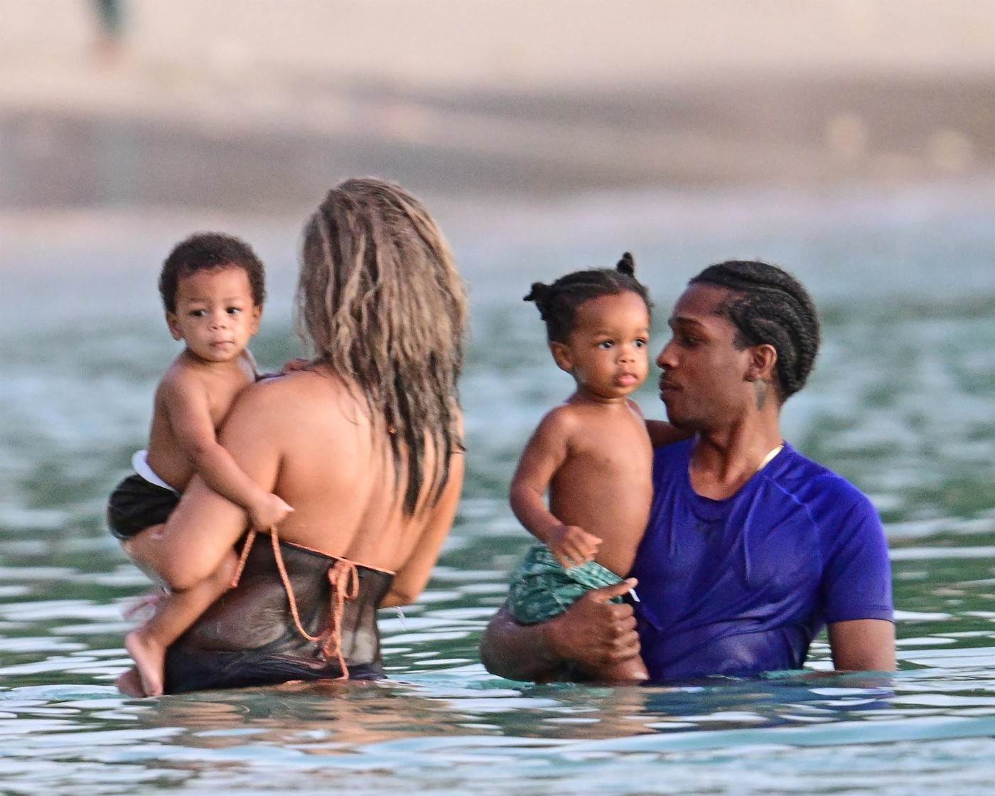 Rihanna prvi put pokazala fotografije s poroda