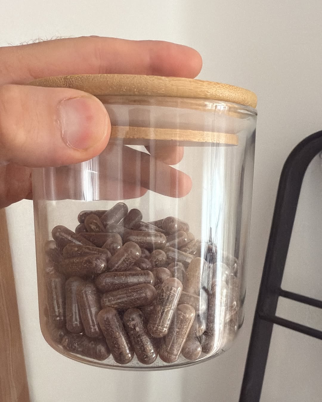 DJ Calvin Harris zgrozio fotografijama posteljice, a pedijatrica komentirala kontroverznu temu