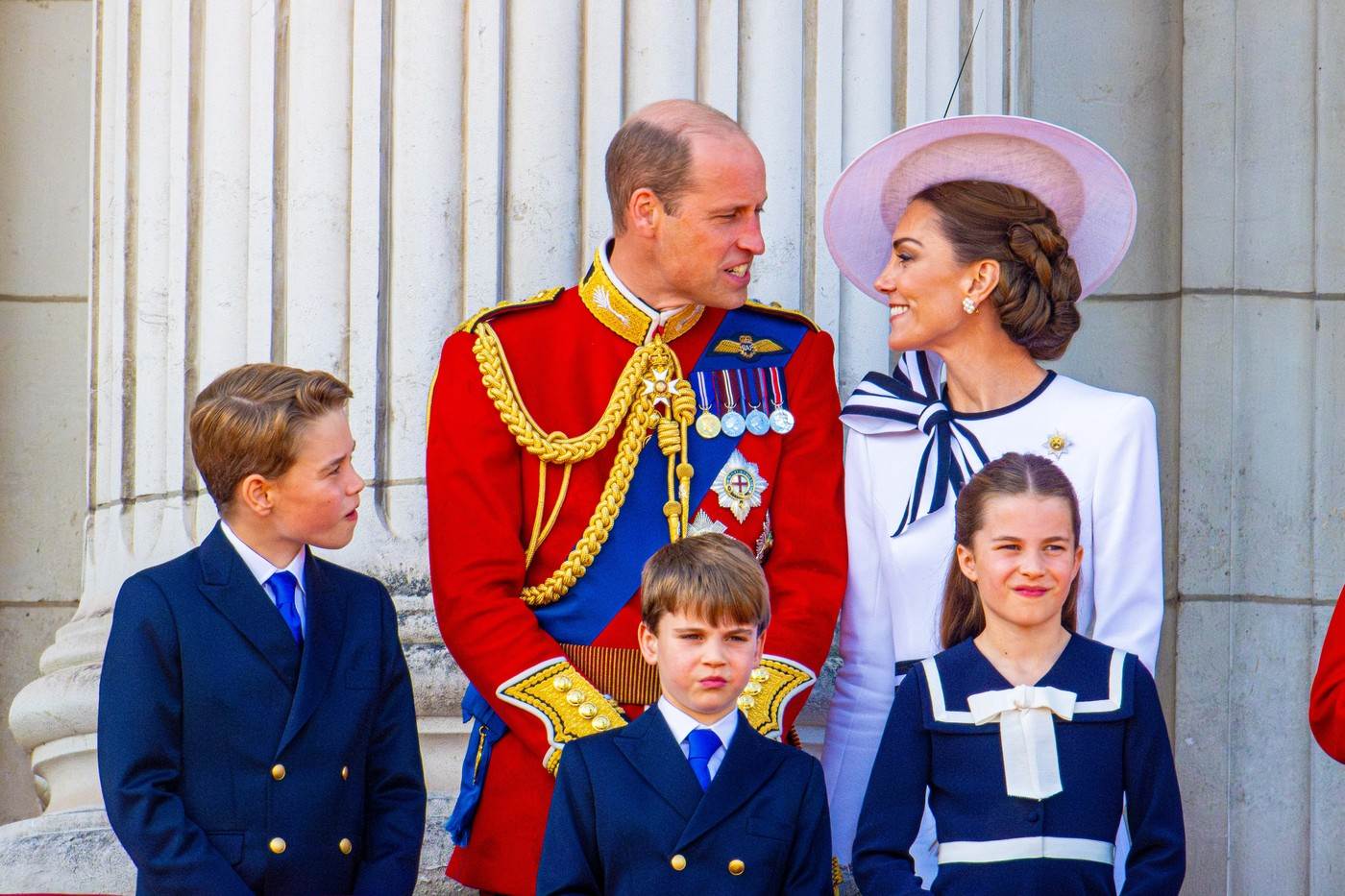 Kate Middleton izašla iz aviona unatraške