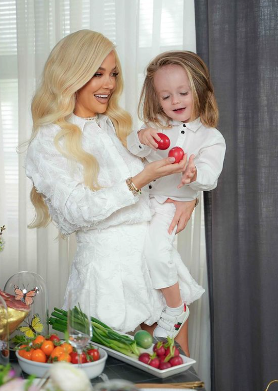 Je li duga kosa rezervirana za djevojčice: Fotkom Blooma s Vatrenim Maja odgovorila na kritike da 'od sina radi kćer'