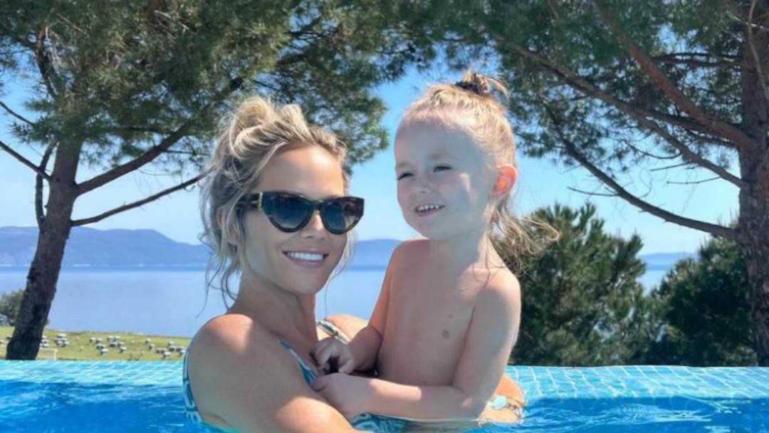 Je li duga kosa rezervirana za djevojčice: Fotkom Blooma s Vatrenim Maja odgovorila na kritike da 'od sina radi kćer'