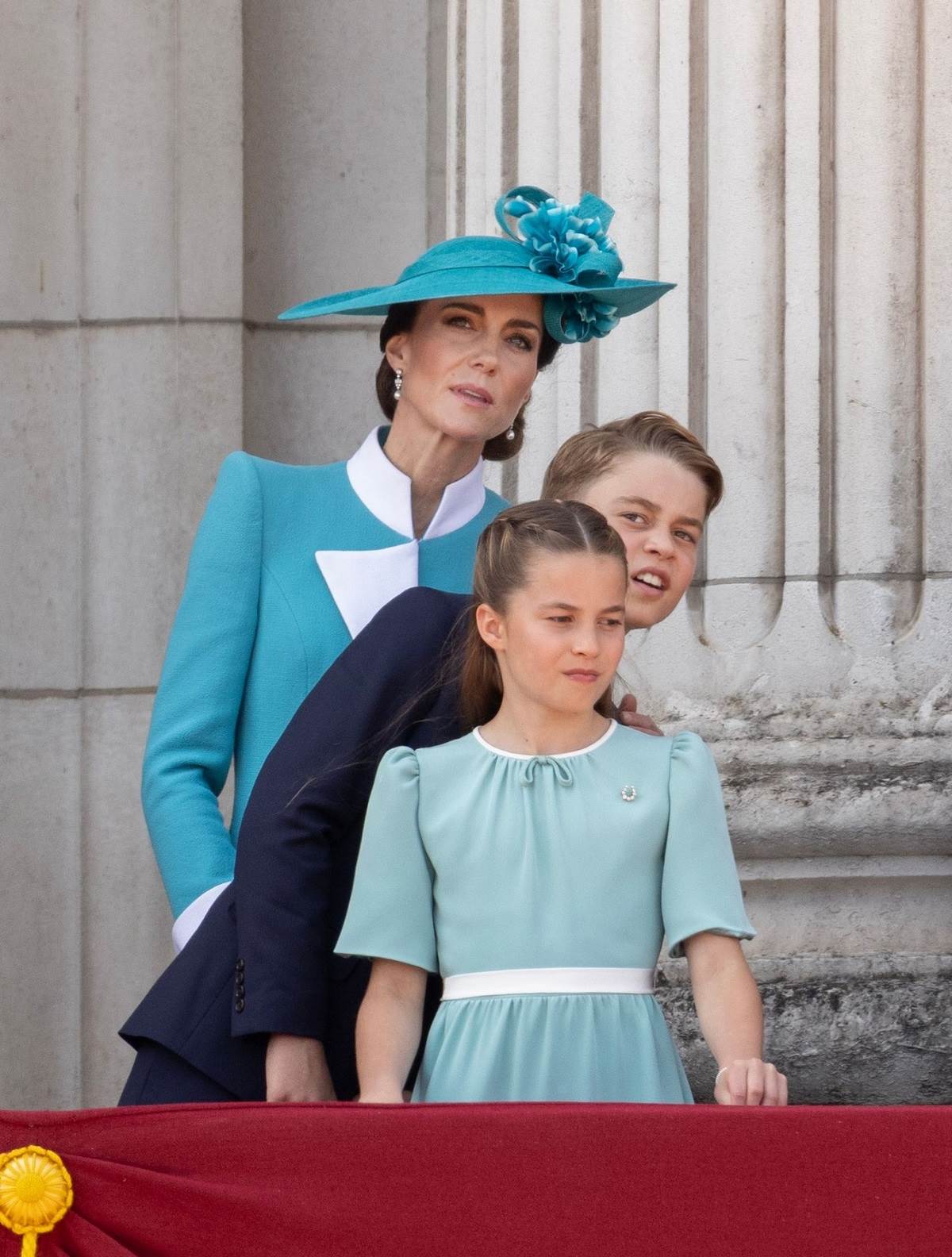 Kate Middleton i obitelj na kraljevoj rodendanskoj paradi