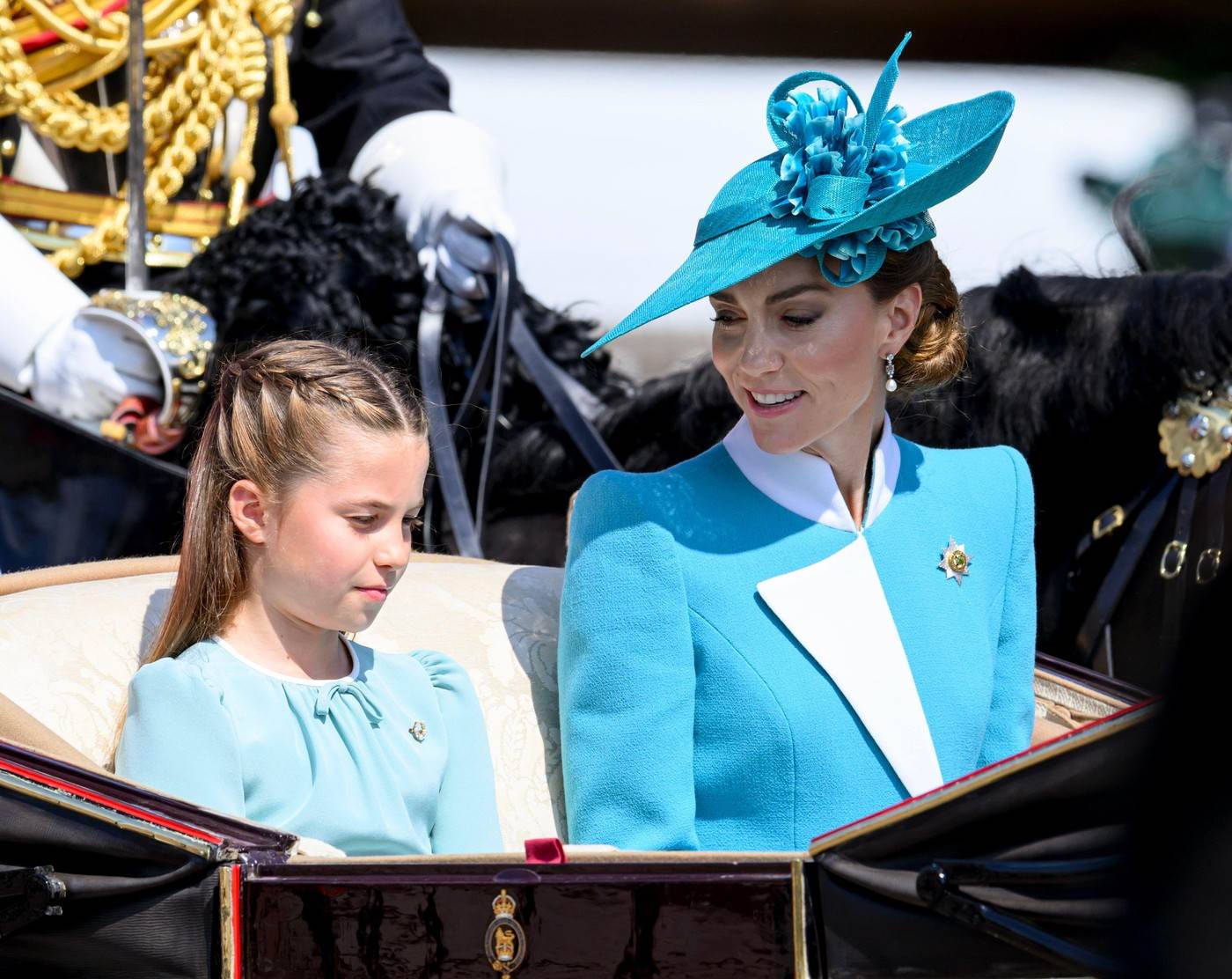 Kate Middleton i obitelj na kraljevoj rodendanskoj paradi