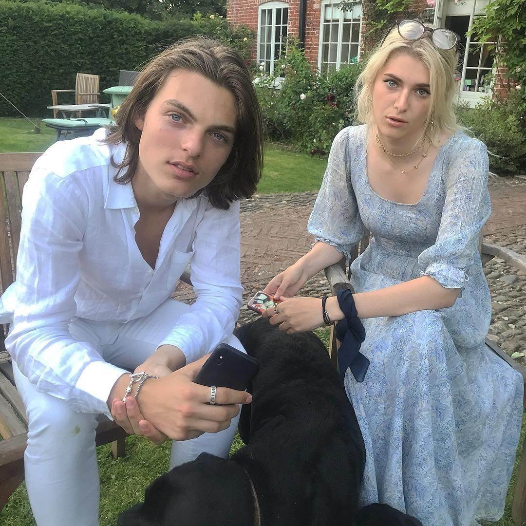 Kako izgleda sin Elizabeth Hurley