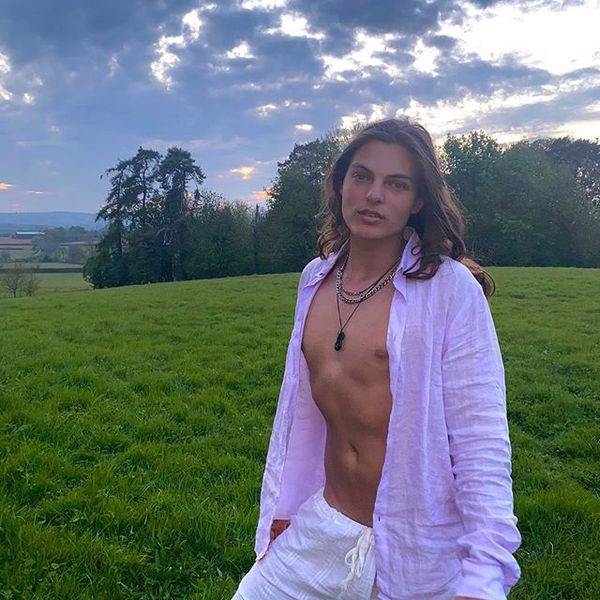 Kako izgleda sin Elizabeth Hurley