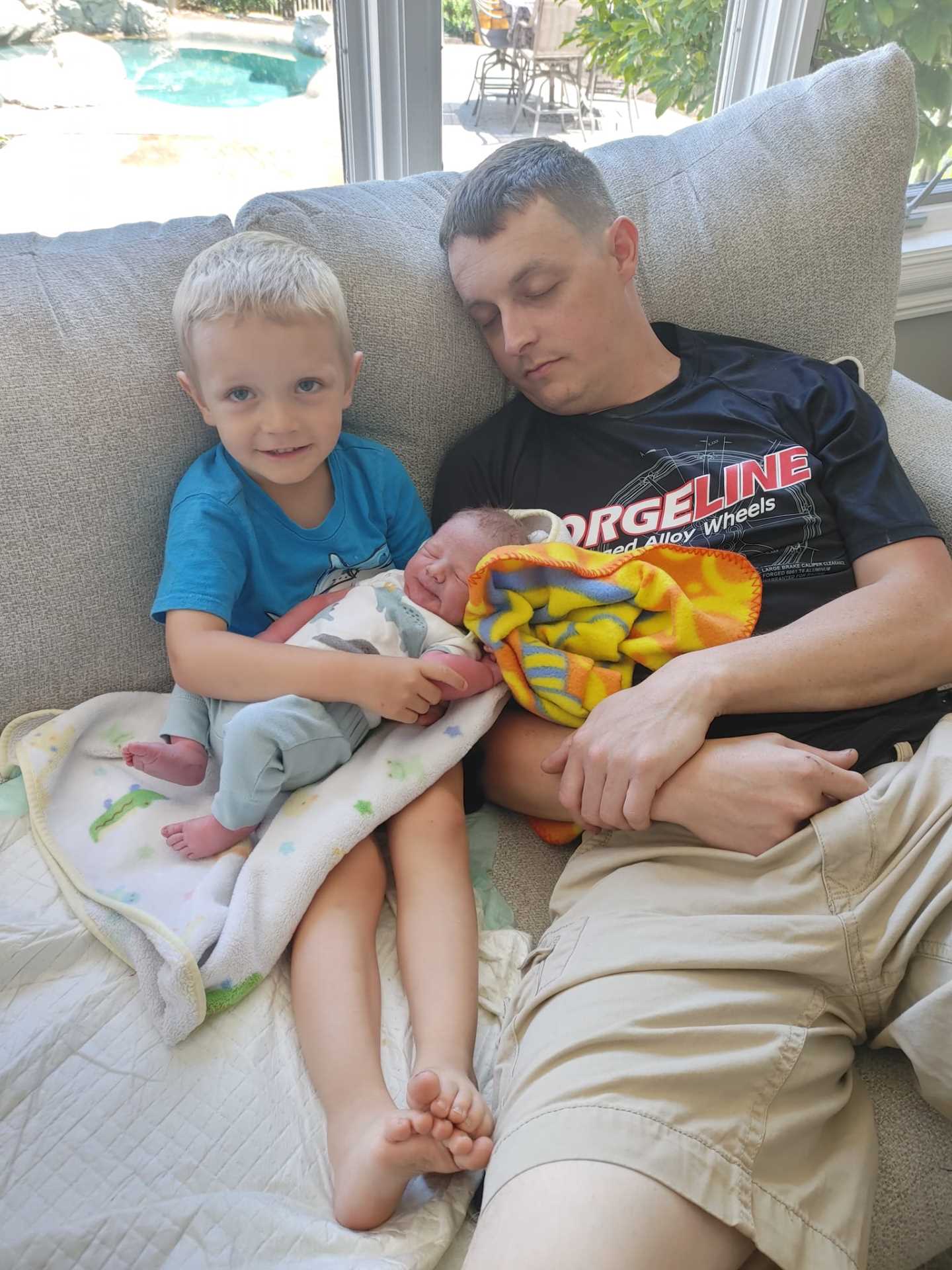 Mama koja je rodila uz cestu 