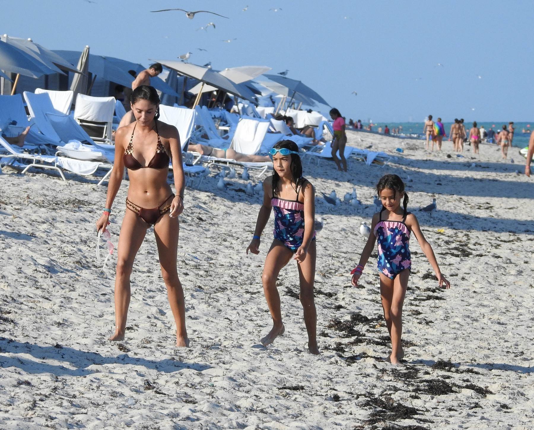 adriana lima i tijelo nakon poroda 2023.