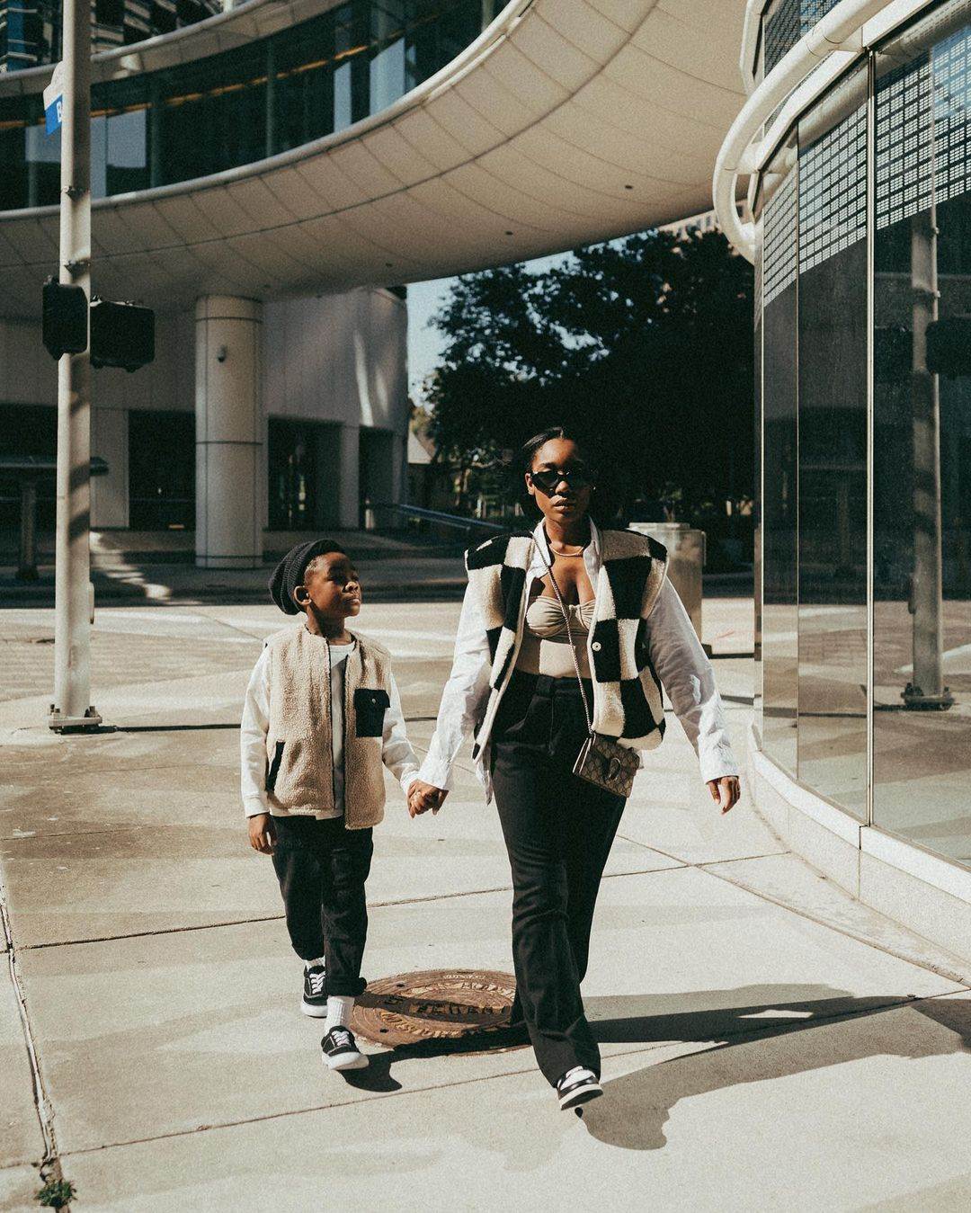 6 mama influencerica s odlicnim modnim stilom