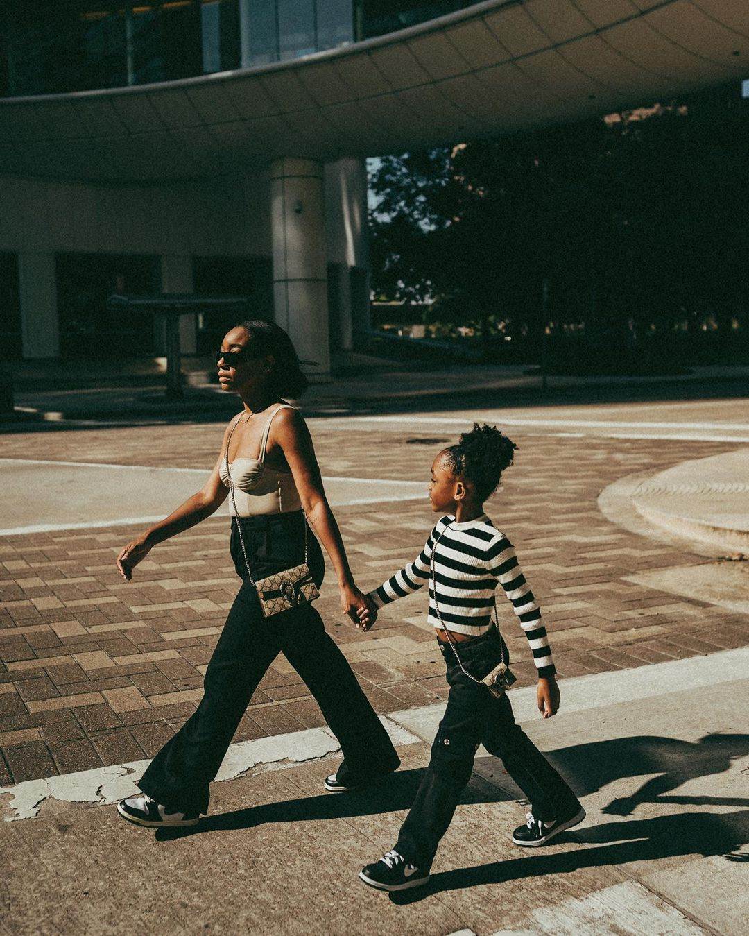 6 mama influencerica s odlicnim modnim stilom