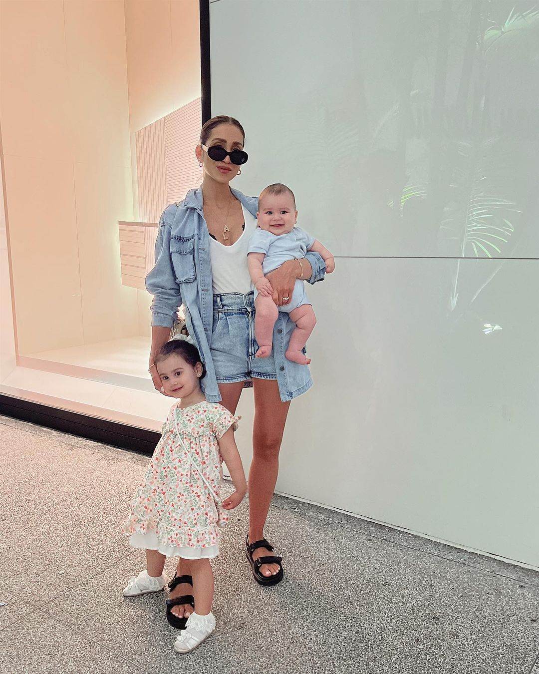 6 mama influencerica s odlicnim modnim stilom