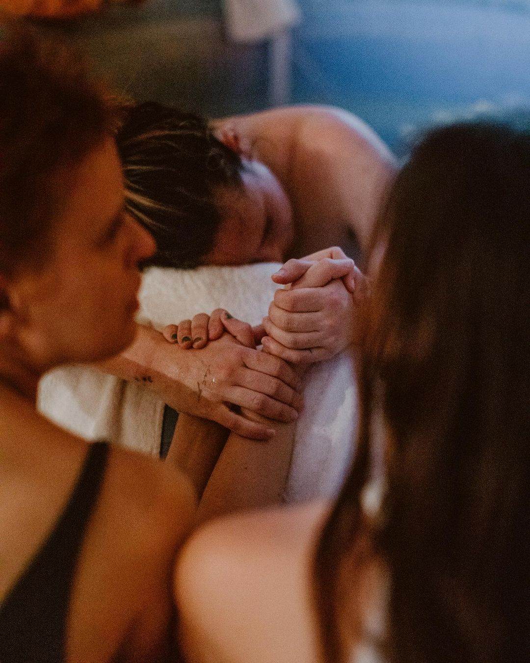 Rumer Willis rodila u vodi, evo kako izgleda takav porod