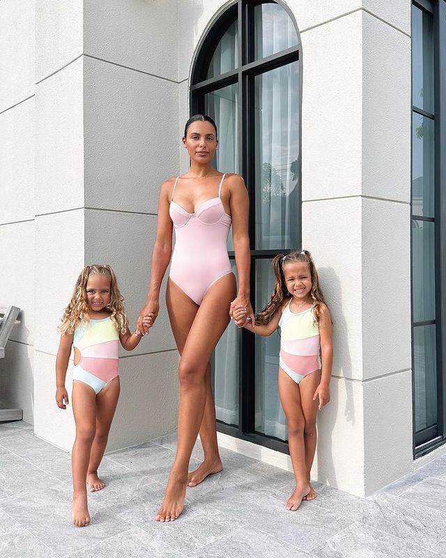 princeza diana odijevala djecu, harryja i williama, u istu odjecu, što o tome kažu strucnjaci?