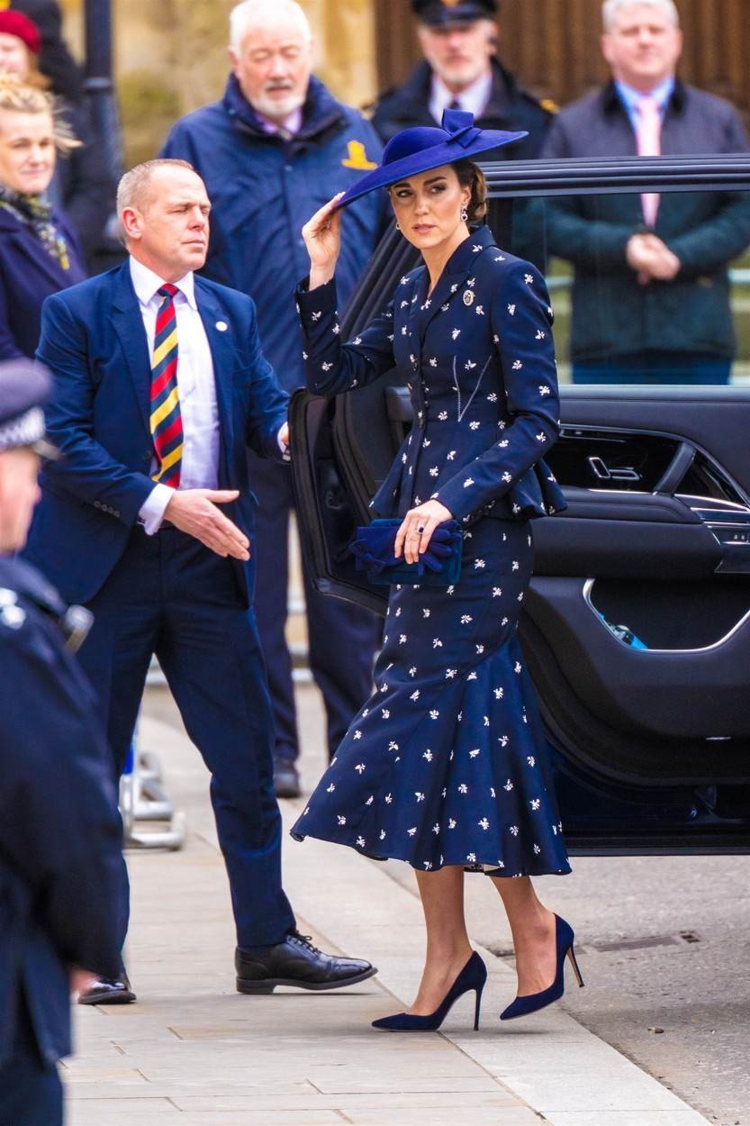 Zašto princ William, Kate i djeca uvijek nose odjecu plave boje?