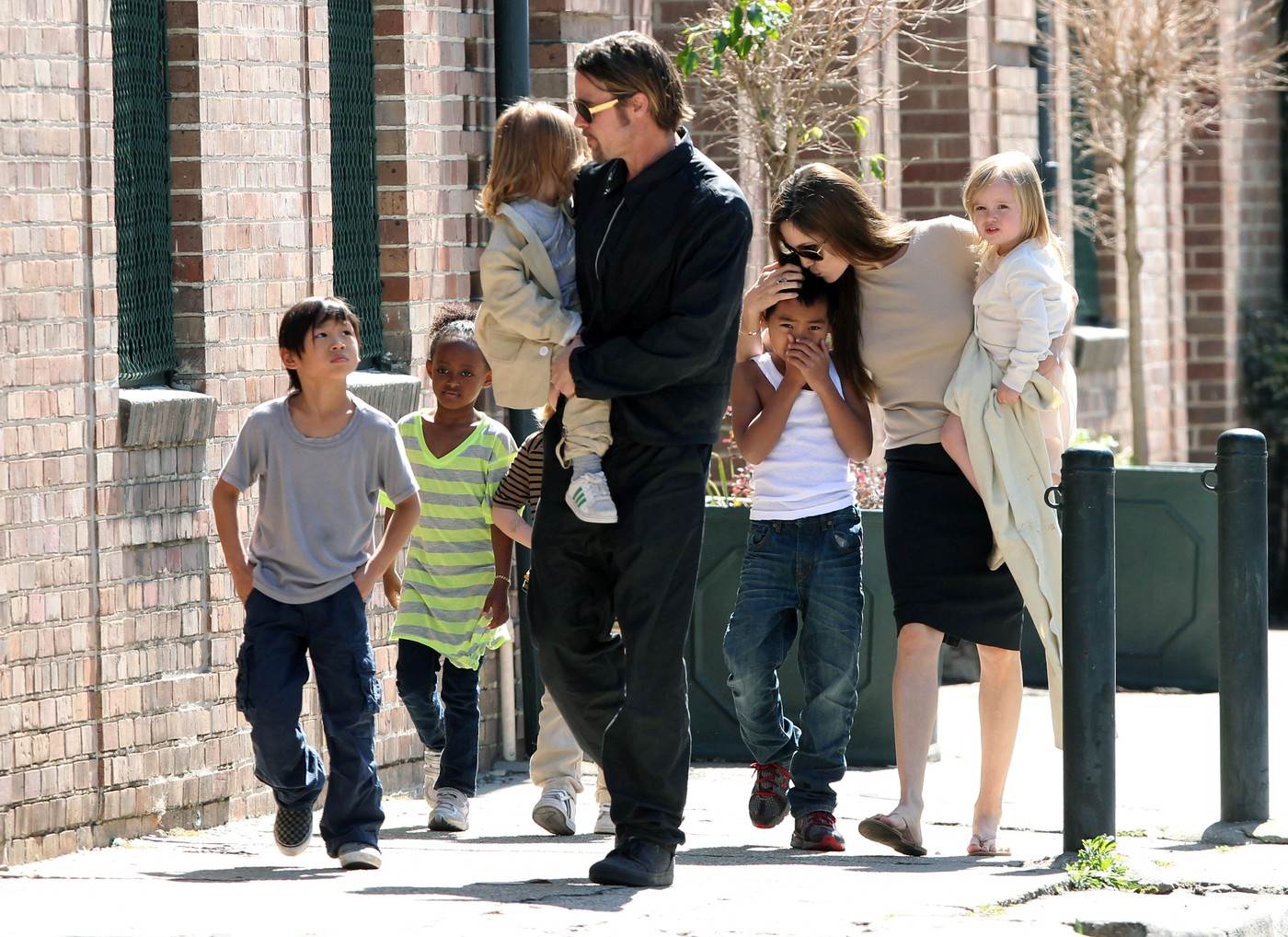 Angelina Jolie i Brad Pitt s djecom