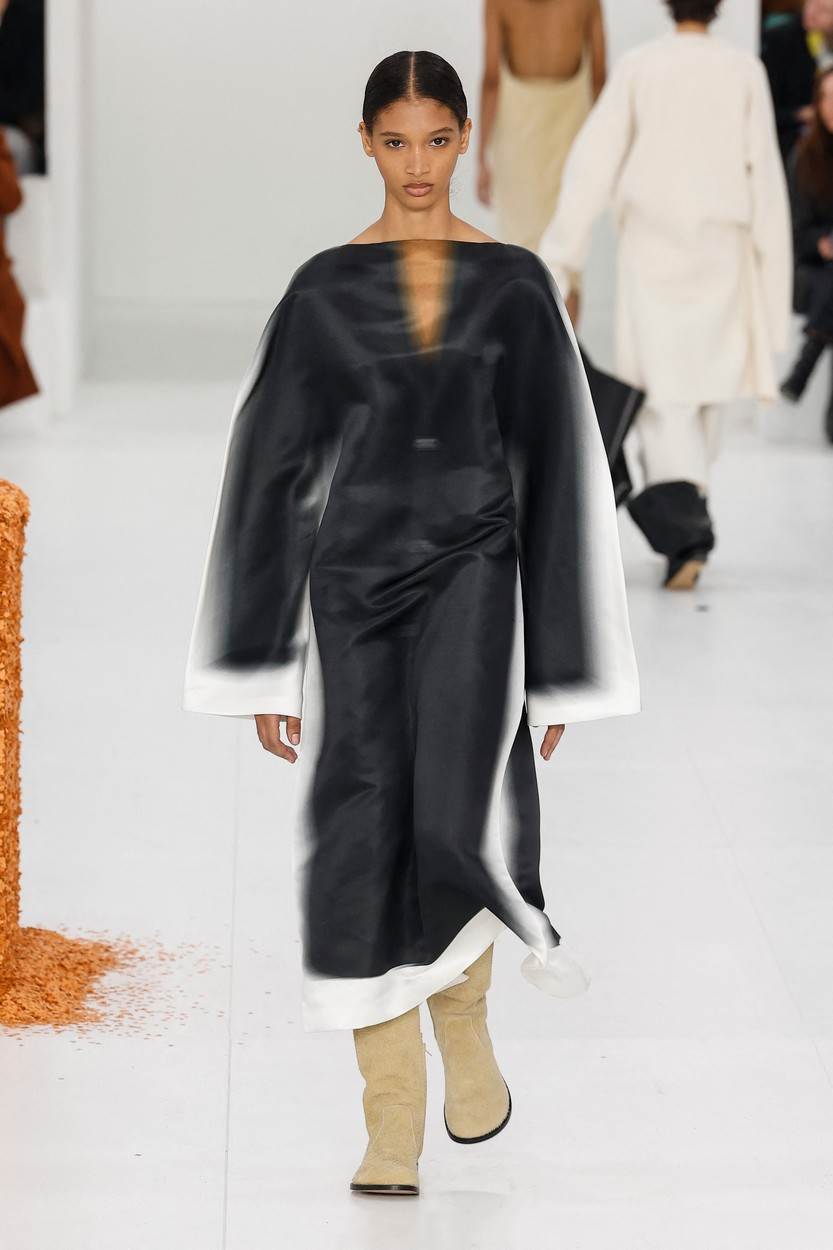 Loewe modna revija za jesen zimu 2023 na pariškom Tjednu mode