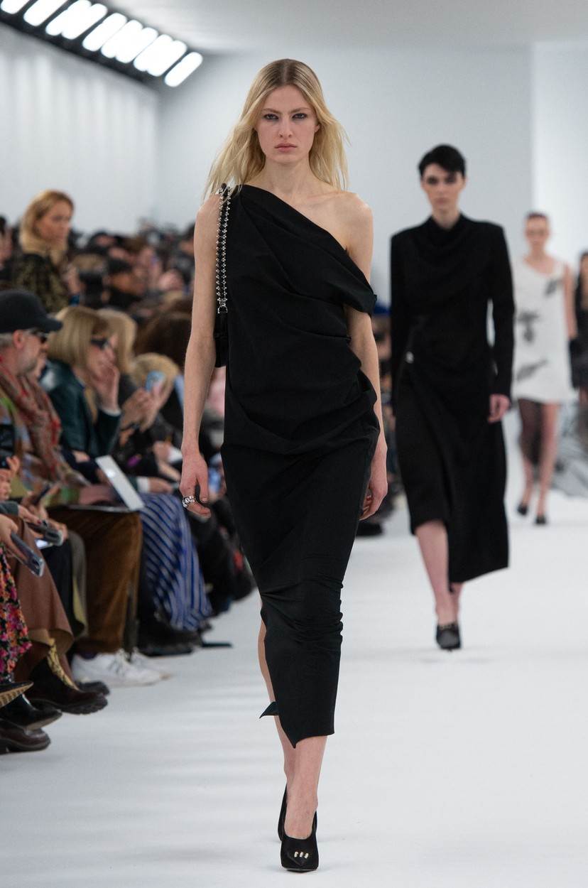 Kendall Jenner pariški chic Audrey Hepburn