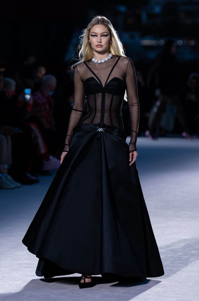 Kendall Jenner pariški chic Audrey Hepburn