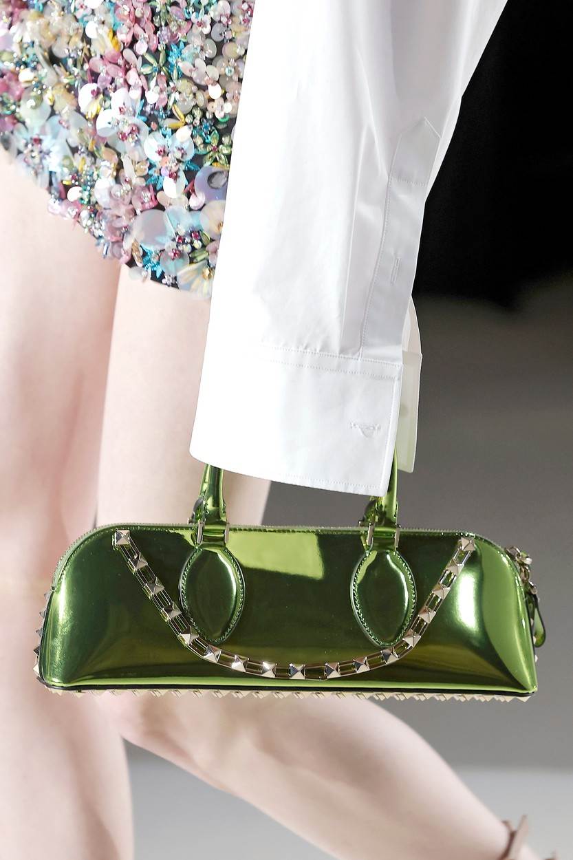 Kako nositi bijelu košulju modni trend 20 inspiracija