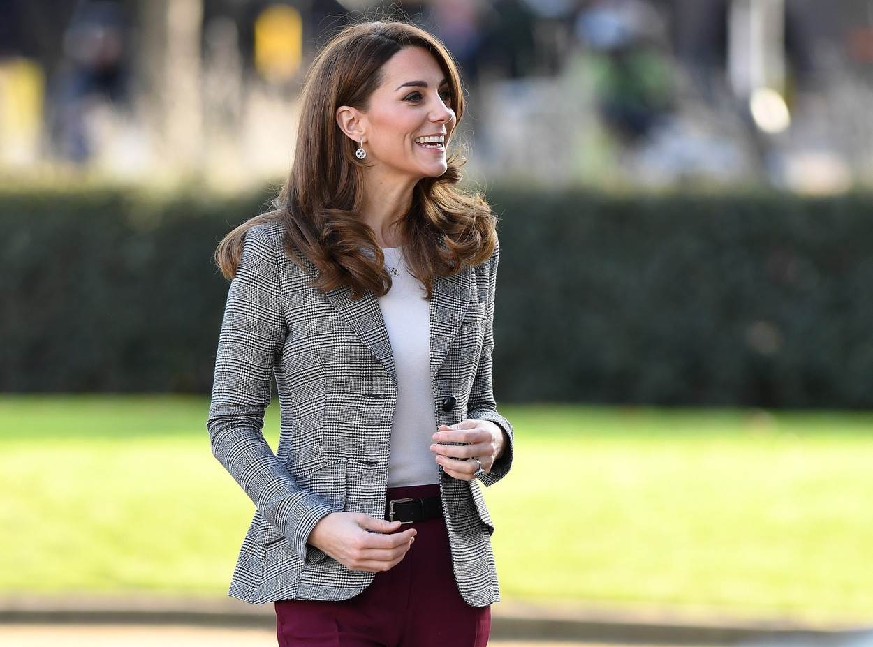 Kako Kate Middleton nosi klasične sakoe