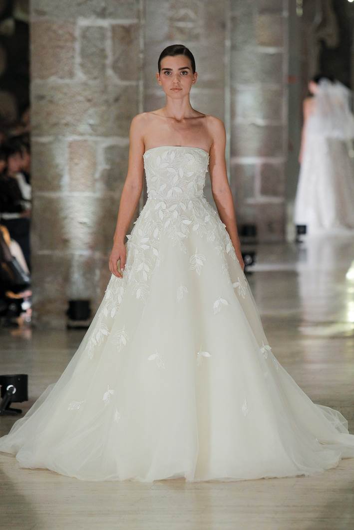 30 vjenčanica Elie Saab revija održana na Tjednu vjenčane mode u Barceloni