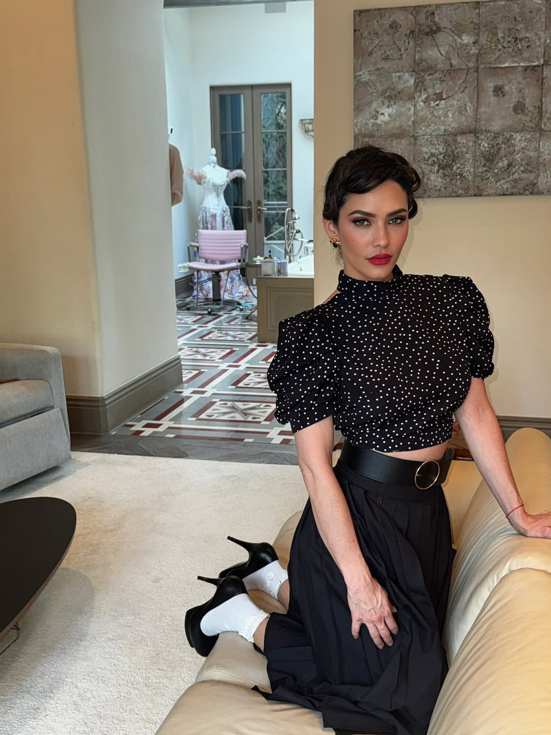 On my way to the roller skate rink 50’s themed bday party! 👠.jpg