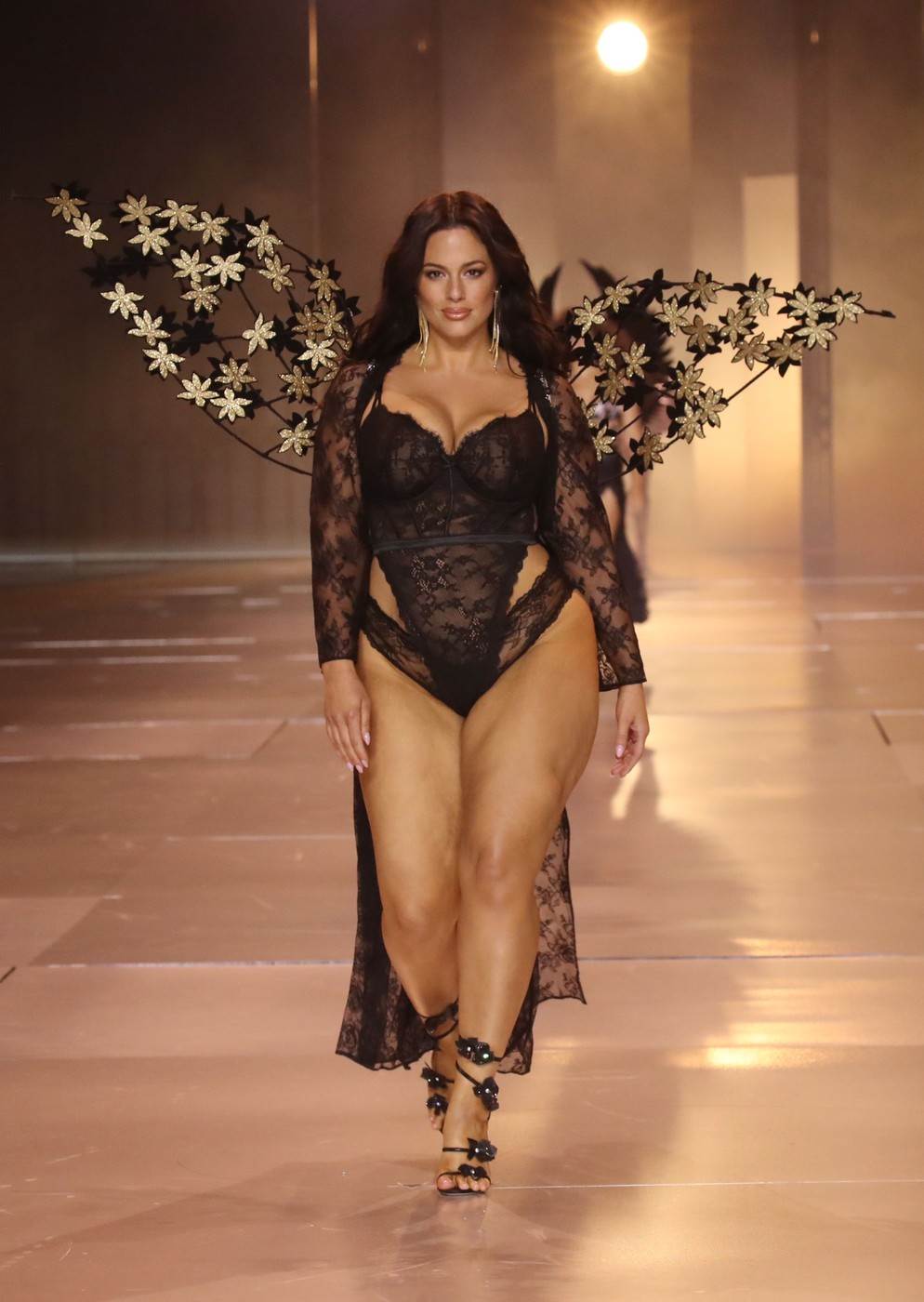 Plus size manekenka Ashley Graham otkrila što sve u danu pojede 
