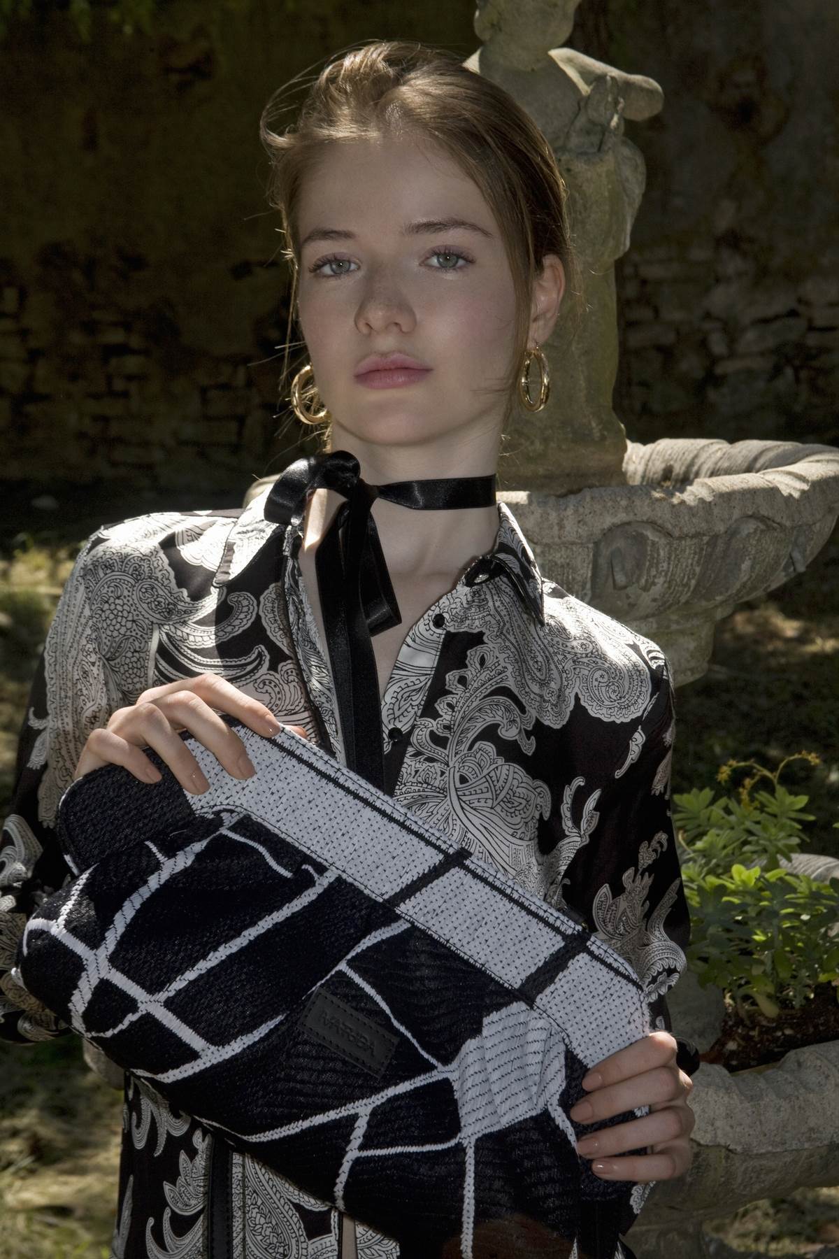 Ove sezone nose se torbe jarkih boja