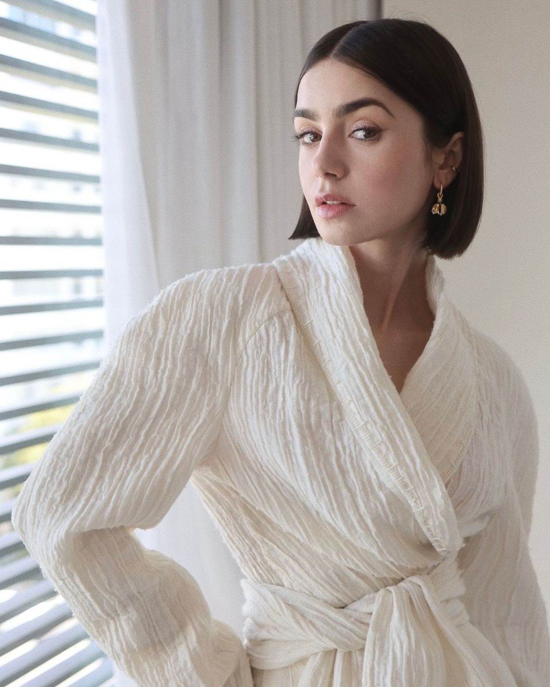 Lily Collins šokirala premršavom figurom