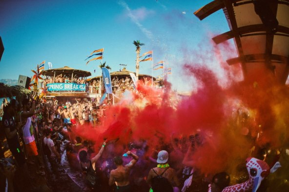 Sezona na Zrću već počela, klub NOA odradio vatreni Spring Break festival