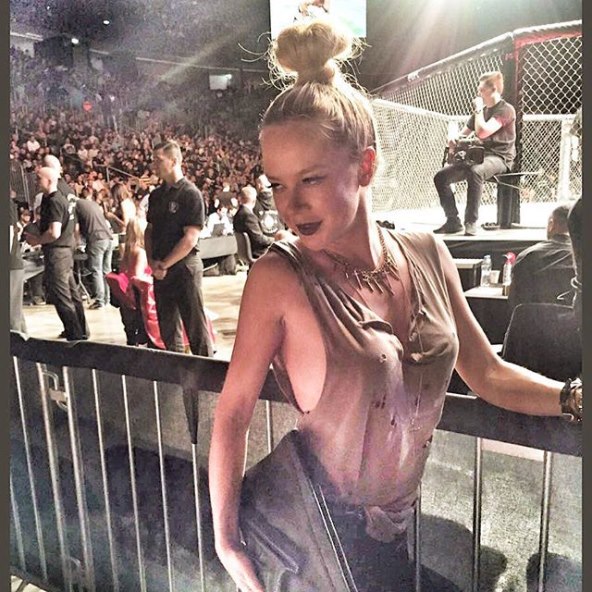 POZNATE GRUDI BEZ GRUDNJAKA Je li ovaj trend baš za svaku ženu?