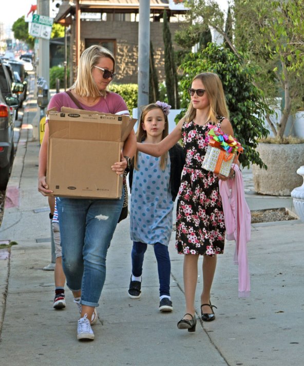 NIKAD SRETNIJI: Djeca slavnog glumca jedini gosti na tatinom rođendanu