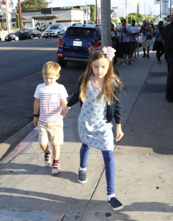 NIKAD SRETNIJI: Djeca slavnog glumca jedini gosti na tatinom rođendanu