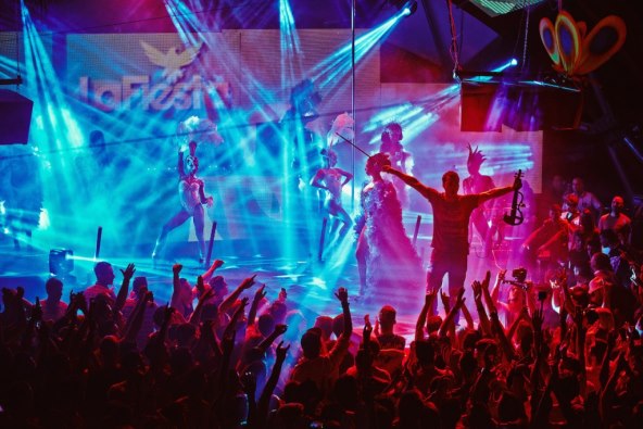 Svjetska glazbeno - scenska atrakcija La Fiesta na Bundekfestu!