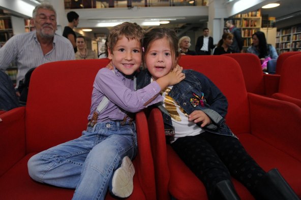 Donacija vrijedna četvrt milijuna kuna uručena Zajednici za sindrom Down