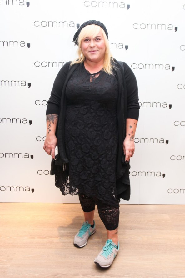 Renata Sopek crvenom haljinom istaknula obline