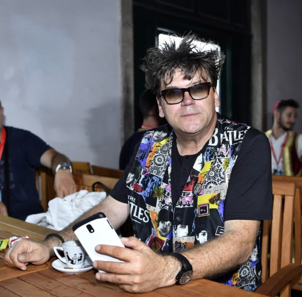 SUZA SUZU STIŽE Mladen Grdović na pozornici Splitskog festivala nije mogao prestati plakati