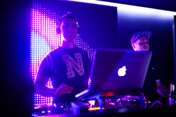 Mia Kovačić i Anita Dujić rasplesale klub Groove 