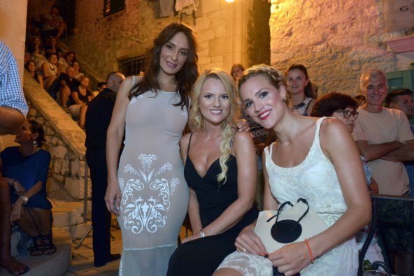 SMIJEŠAK! Selfie za uspomenu Nikoline i Ane