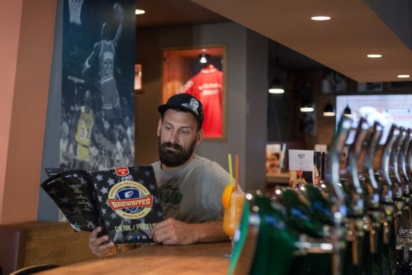 Brewbites - American restaurant & sports bar slavi prvi rođendan