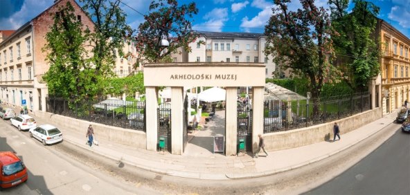 Brewbites - American restaurant & sports bar slavi prvi rođendan