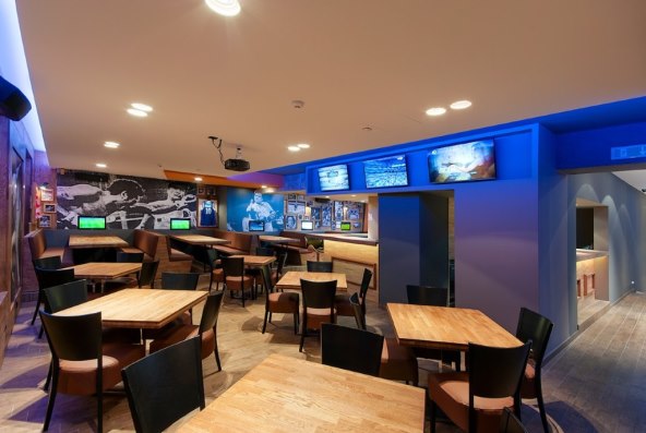 Brewbites - American restaurant & sports bar slavi prvi rođendan