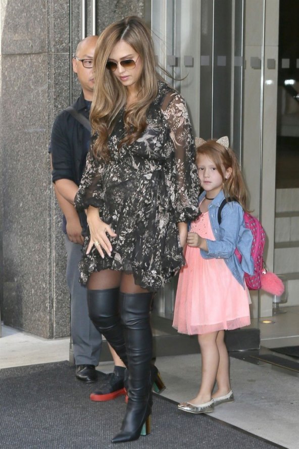 Trudnička moda holivudske glumice Jessice Albe