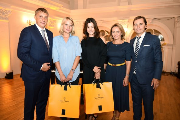 ČAROBNA VEČER OKUPILA DRUŠTVENU KREMU Održana dodjela prestižne nagrade Storybook Veuve Clicquot Business Woman Award