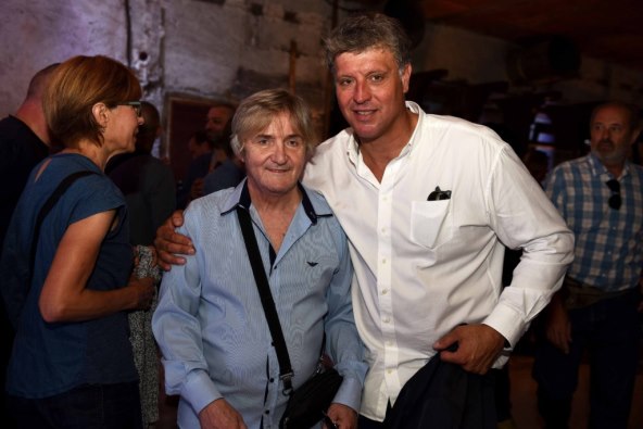 ISPRED SALOONA Posvađani Novi fosili na jedvite jade fotografirali se zajedno