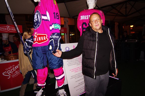 Poznati na druženju u 'ružičastom brlogu' zagrebačkih Medvjeda 