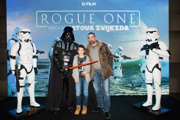 Otkrivamo kojeg je frajera Barbara Kolar povela u kino