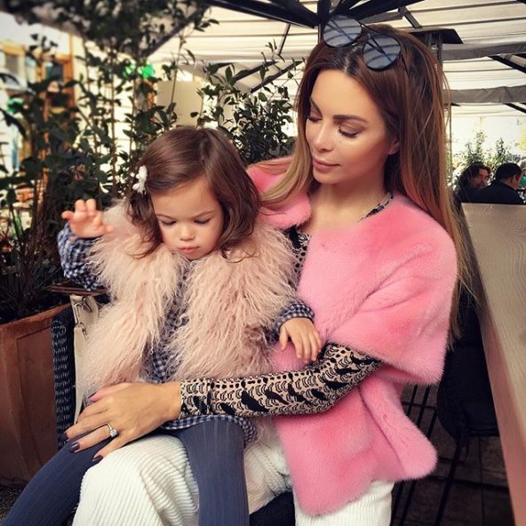 OBJE U KRZNU Nikolina Ristović i Una Sofia - mama i kćer u koje se opet gledalo