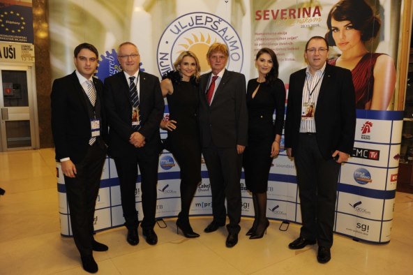 Severina dupkom ispunila Lisinski